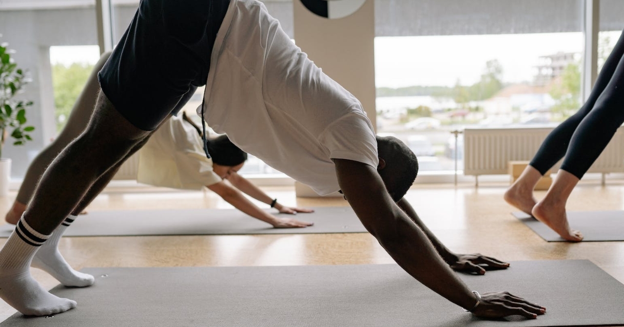 ¿Cómo Elegir la Iluminación Adecuada para el Estudio de Yoga?-Guía