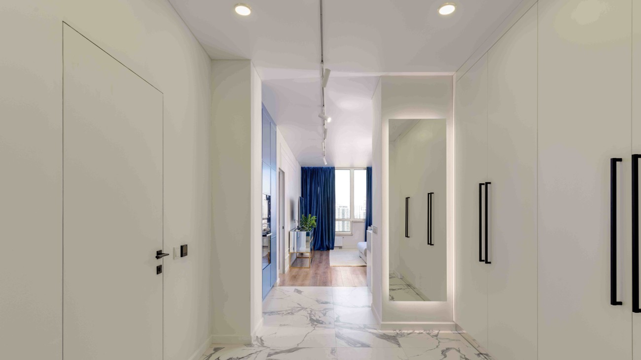 luces led tiras focos downlights para hogar pasillo